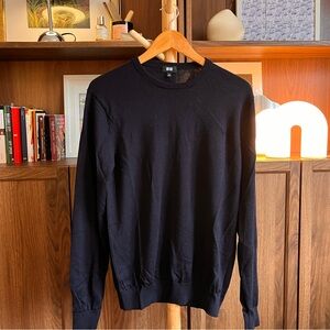 Uniqlo Men's Navy Crewneck Sweater